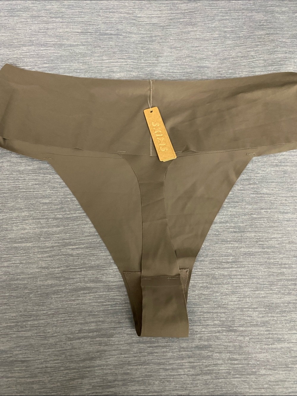 3/$30 SKIMS Seamless Thong in Olive Brown - Picture 4 of 4